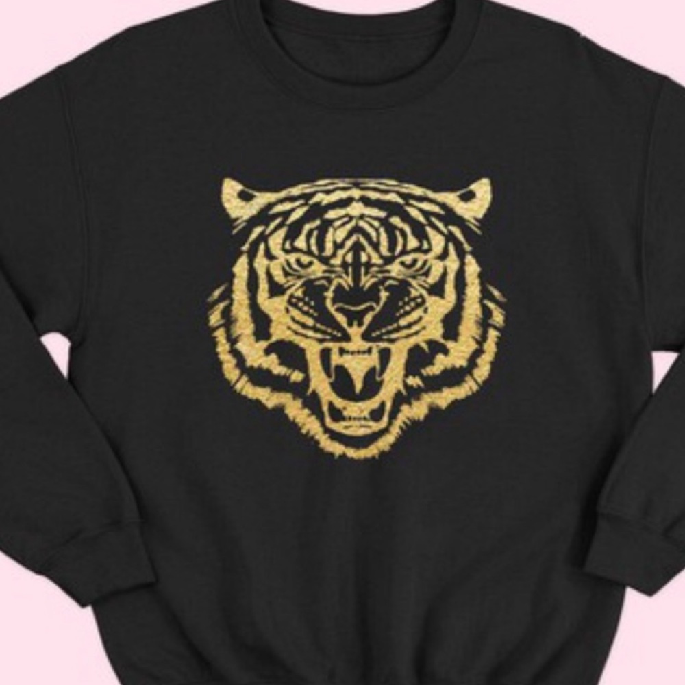 Tiger Sweatshirt Trendy Top Popular shirt Animal lover